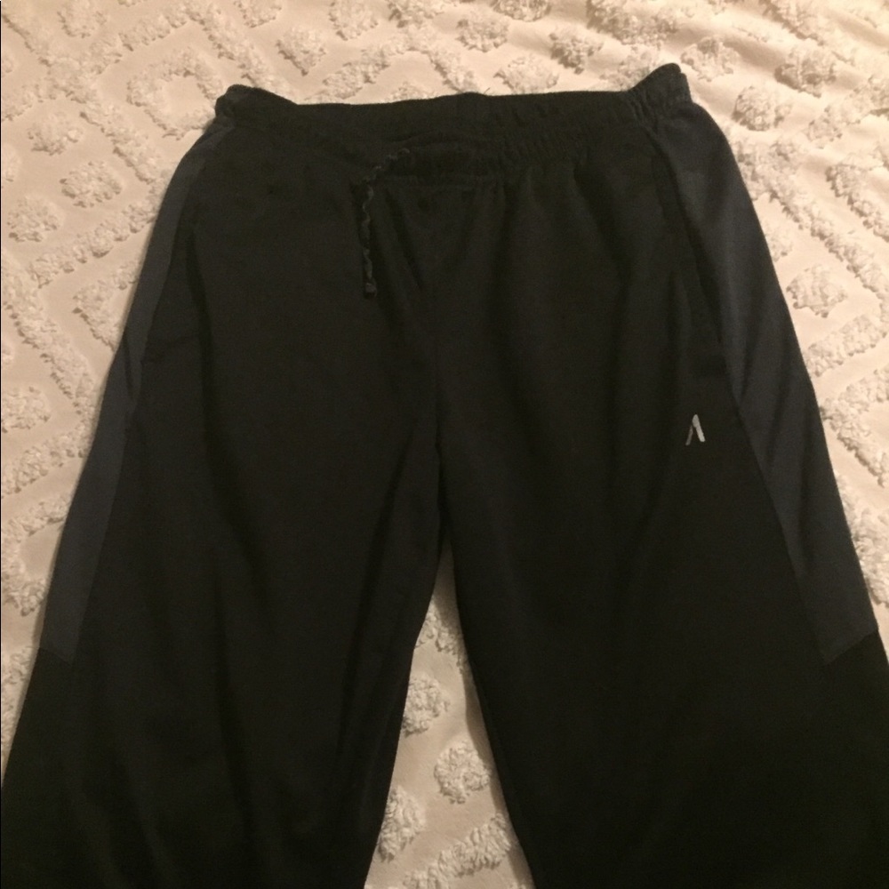 Very comfortable sweat pants, like new